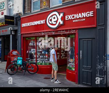 CEX Store. Cex Shop London - cex è stata fondata a Londra nel 1992 e compra, vende e scambia una gamma di prodotti tecnologici e di intrattenimento. Foto Stock