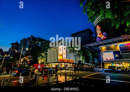 Il Paragon è un lussuoso complesso commerciale situato nell'area di Orchard Road a Singapore. Foto Stock