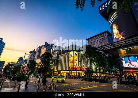 Il Paragon è un lussuoso complesso commerciale situato nell'area di Orchard Road a Singapore. Foto Stock