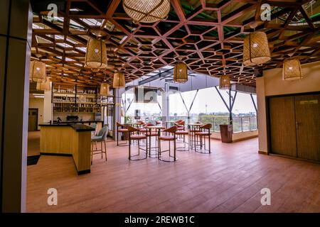 Gli interni e gli esterni dell'hotel la Maison Royale sono architettonici all'aperto, a sud della contea di nairobi, kenya, africa orientale, spazi e paesaggi Foto Stock