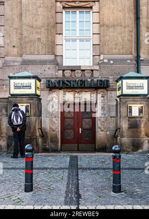 Berlino, municipio Schöneberg, ristorante e bar Ratskeller nel municipio Foto Stock