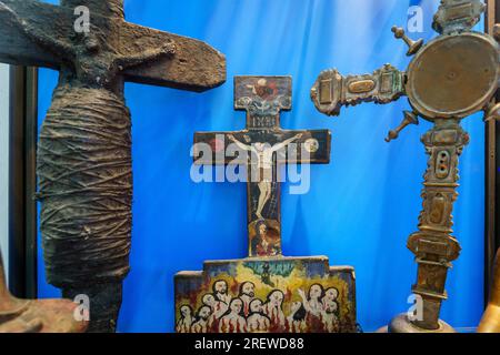 Croce d'altare con purgatorio, legno policromo, XVII secolo, Perù, Museo sa bassa Blanca (msbb) Yannick Vu e Ben Jakober, Alcudia, Maiorca, Spagna Foto Stock