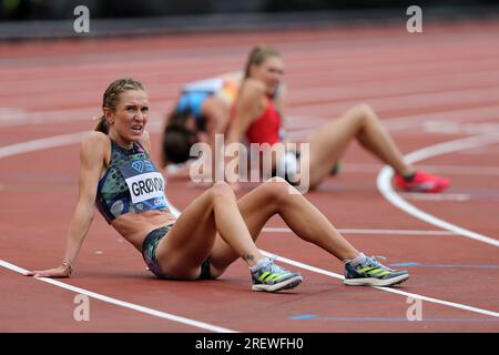 Karoline Bjerkeli GRØVDAL (Norvegia) esausta dopo aver partecipato alla finale femminile dei 5000 m alla IAAF Diamond League 2023, Queen Elizabeth Olympic Park, Stratford, Londra, Regno Unito. Foto Stock