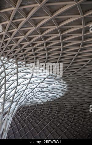 Dettagli del baldacchino della stazione di Kings Cross Foto Stock