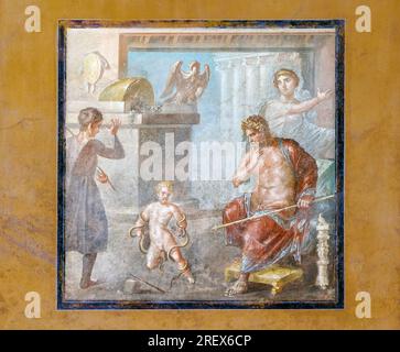 Sito archeologico di Pompei, Campania, Italia. Affresco che mostra Ercole come un bambino che strangola serpenti. Casa dei Vettii. Casa dei Vettii. Pompei, Foto Stock