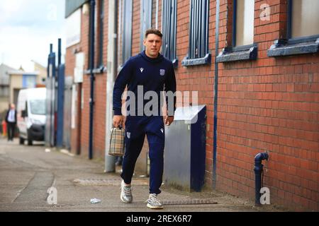 Dundee, Regno Unito. 30 luglio 2023; Dens Park, Dundee, Scozia: Scottish Viaplay Cup Group e Football, Dundee vs Inverness Caledonian Thistle; Josh Mulligan di Dundee arriva a terra davanti alla partita credito: Action Plus Sports Images/Alamy Live News Foto Stock