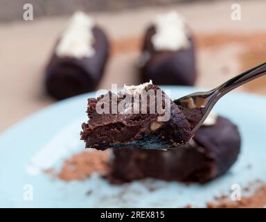 Molto dolce tradizionale per le patate da torta bielorusse e russe , la torta è fatta di burro, zucchero, torta di spugna e altri ingredienti Foto Stock