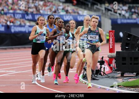 Natoya GOULE-TOPPIN (Giamaica), Jemma REEKIE (Gran Bretagna), Aneta LEMIESZ (Pace) (Polonia), Sage HURTA-KLECKER (Stati Uniti d'America) che gareggia nella finale femminile dei 800 m al 2023, IAAF Diamond League, Queen Elizabeth Olympic Park, Stratford, Londra, Regno Unito. Foto Stock