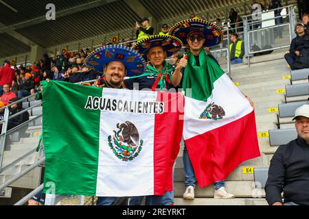 Sergio Perez (mex) Redbull Racing RB19 tifosi in tribuna durante la gara di domenica 30 luglio MSC CROCIERE GRAN PREMIO DEL BELGIO 2023 - Ju Foto Stock