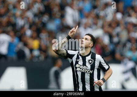 Nilton Santos Stadium Rio de Janeiro, Brasile, 30 luglio 2023. Gustavo Sauer di Botafogo, festeggia dopo aver segnato il primo gol della sua squadra durante la partita tra Botafogo e Coritiba, per la serie A brasiliana 2023, allo stadio Nilton Santos, a Rio de Janeiro il 30 luglio. Foto: Satiro Sodre/DiaEsportivo/Alamy Live News (Satiro Sodré/DiaEsportivo/SPP) Foto Stock