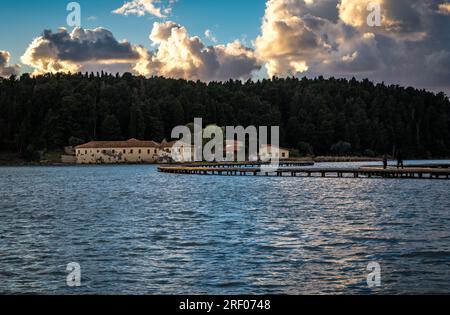 Zona di Zvernec e monastero su un'isola nella laguna di Narta vicino a Valona, ALBANIA Foto Stock