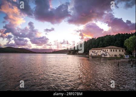 Zvernec Monastero della Dormizione di Theotokos Maria, monumento nella laguna di Narta, Valona, Albania Foto Stock