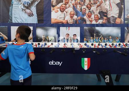 29 luglio 2023, Castel di Sangro, abruzzo, ITALIA: 29/07/2023 Castel di Sangro (Aq), Stadio Teofilo Patini, i tifosi di InNapoli sono arrivati in massa per seguire il training camp di Napoli Abruzzo.l'immagine: (Credito immagine: © Fabio Sasso/ZUMA Press Wire) SOLO USO EDITORIALE! Non per USO commerciale! Foto Stock