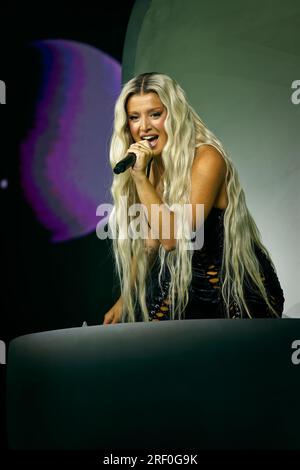 Teatro reale, Madrid, Spagna. 30 luglio 2023. Universal Music Festival 2023, esibizione dal vivo di Lola Indigo. Credito: EnriquePSans / Alamy Live News Foto Stock