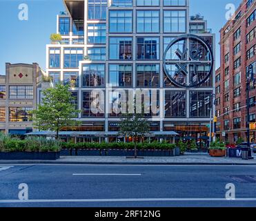 Chelsea: 61 Ninth Avenue è una disposizione di cubi di vetro progettata da Rafael Viñoly Architects e completata nel 2019. Foto Stock