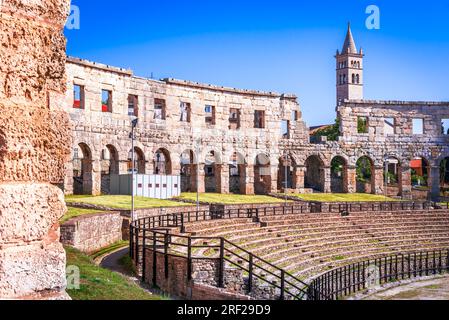 Pola, Croazia. La famosa antica Arena dell'epoca dell'Impero Romano, la regione storica della Dalmazia, la penisola istriana. Foto Stock