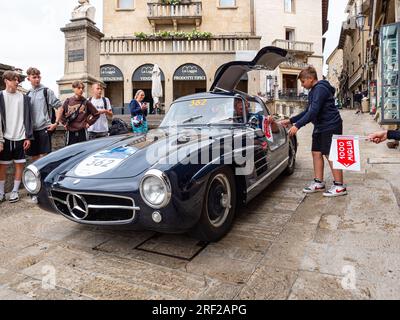 1955 MERCEDES-BENZ 300 SL (W198), mille miglia 2023, 2° giorno a San Marino Foto Stock