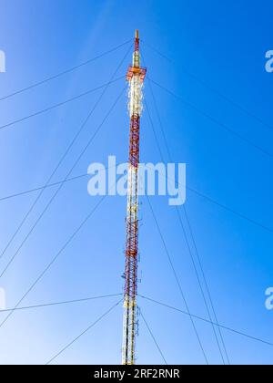 Constantiaberg Telecommunications Tower in cima alla montagna a Città del Capo, Sud Africa Foto Stock