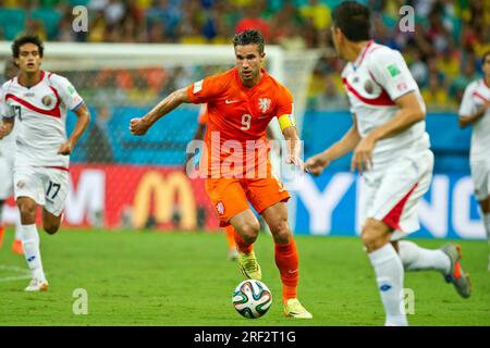 FOTO D'ARCHIVIO: Robin van PERSIE avrà 40 anni il 6 agosto 2023, Robin VAN PERSIE (NED), azione singola, immagine singola, ritaglio, azione singola, NED Paesi Bassi - Costa Rica CRC 4:3 ne (0:0) quarti di finale il 5 luglio. 2014 a Salvador, Coppa del mondo di calcio 2014 in Brasile dal 12.06. - 07/13/2014. ? Foto Stock