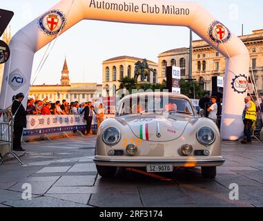 1956 PORSCHE 356 S 1500 GS CARRERA, mille miglia 2023, giorno 4 arrivo a Milano Foto Stock