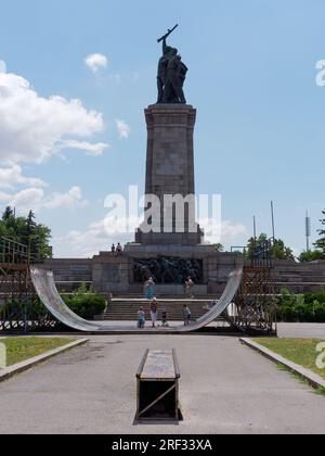 Monumento all'esercito sovietico nella città di Sofia, Bulgaria. 31 luglio 2023 Foto Stock