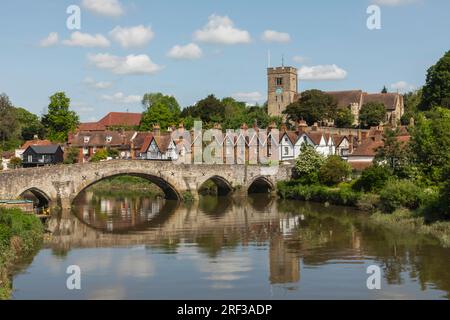 Inghilterra, Kent, Maidstone, Aylesford Village e River Medway Foto Stock