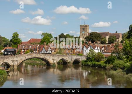 Inghilterra, Kent, Maidstone, Aylesford Village e River Medway Foto Stock