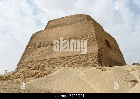 Il meidum pyramide in Egitto Foto Stock