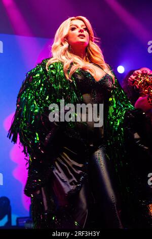 Londra, Regno Unito - 28 luglio 2023: Bebe Rexha si esibisce dal vivo all'O2 Shepherd's Bush Empire il 28 luglio 2023 a Londra - Best F-N Night of My Life Tour Foto Stock