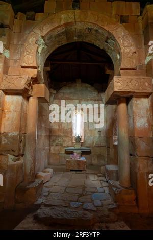 Chiesa visigotica di Santa María de Lara o Eremo di Santa Maria de Lara, fuori dal villaggio di Quintanilla de las Viñas, Burgos, Spagna. La chiesa i Foto Stock