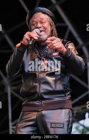 Horace Andy cantante reggae di radici giamaicane che si esibisce al Womad Festival di Charlton Park, Regno Unito. 30 luglio 2023 Foto Stock