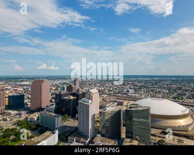 New Orleans, LOUISIANA, USA - 21 luglio 2023: Foto aerea Caesars Superdome Downtown New Orleans LA Foto Stock