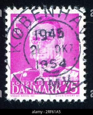 DANIMARCA - CIRCA 1948: Timbro stampato dalla Danimarca, mostra Frederik IX, circa 1948 Foto Stock