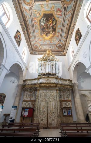 Chiesa Matrice di Santa Maria Assunta, Interior, Polignano a Mare, Puglia, Italia, Europa Foto Stock