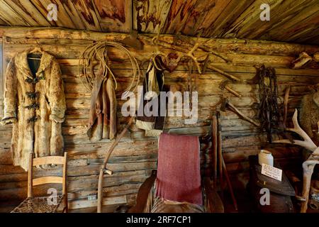 Monument Hill Homestead Cabin, foto interne Old Trail Town, Cody, Wyoming, Stati Uniti d'America Foto Stock