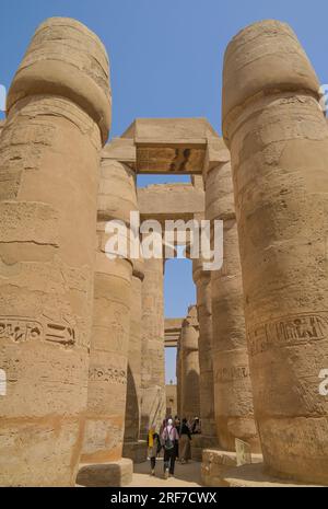 Säulen, grosse Hypostylhalle, Tempel des Amun-Re, Karnak-Tempel, Karnak, Ägypten Foto Stock