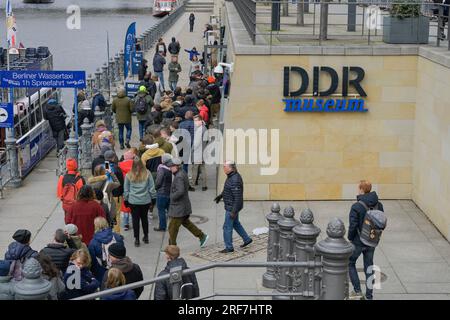 DDR Museum, vera Britain Ufer, Karl-Liebknecht-Straße, Mitte, Berlino, Germania Foto Stock