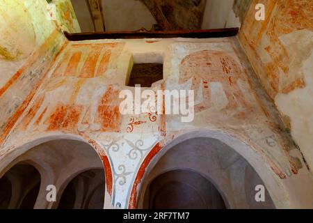 Interno della chiesa Hermitage di San Baudelio de Berlanga. San Baudelio de Berlanga è una chiesa dell'XI secolo a Caltojar, nella provincia di Soria, CAS Foto Stock