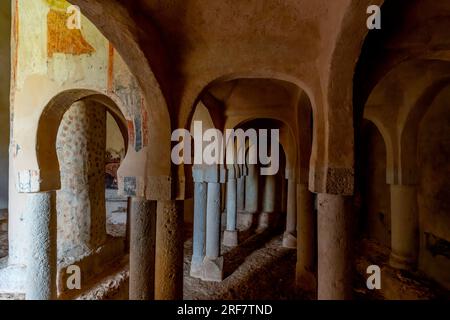 Interno della chiesa Hermitage di San Baudelio de Berlanga. San Baudelio de Berlanga è una chiesa dell'XI secolo a Caltojar, nella provincia di Soria, CAS Foto Stock