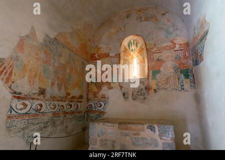 Interno della chiesa Hermitage di San Baudelio de Berlanga. San Baudelio de Berlanga è una chiesa dell'XI secolo a Caltojar, nella provincia di Soria, CAS Foto Stock