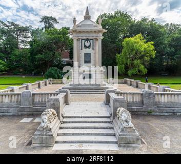 Central Gardens, Bournemouth, Regno Unito - 18 luglio 2023: Il Bournemouth War Memorial è un memoriale della prima guerra mondiale costruito nel 1921. Foto Stock