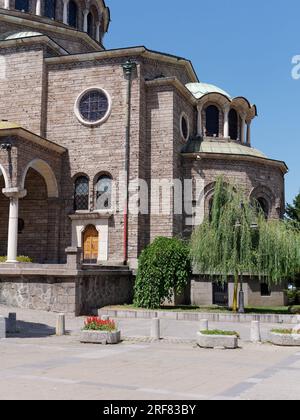 Chiesa della Cattedrale di Sveta Nedelya (Ortodossa Orientale) nella città di Sofia, Bulgaria. 1° agosto 2023. Foto Stock