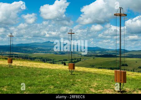 Horizons 'Arts-Nature' 2023 a Sancy. ZEITGEIST#4 opera di Virgile Abela. Puy de Dome. Alvernia Rodano Alpes. Francia Foto Stock