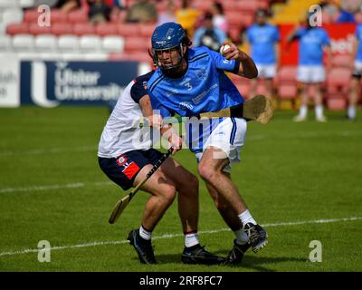 New York in azione contro Pearse og di San Francisco nella finale GAA 2023 World Games Hurling International a Celtic Park, Derry, il 28 luglio 2023. Foto: George Sweeney/Alamy Foto Stock