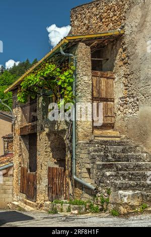 Casa contadina in pietra, architettura rustica spontanea a Preturo. Provincia dell'Aquila, Abruzzo Foto Stock