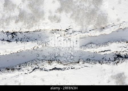 Vista aerea sul canyon di Almannagja nella neve in inverno, Parco Nazionale di Thingvellir, Islanda Foto Stock