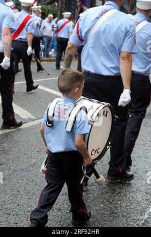 Cloughfern Young Conquerors all'Orange Day Parade del 2023 a Belfast Foto Stock