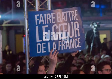 Benoît Hamon, candidat à la primaire de la gauche en Meeting à Paris, le 14 décembre 2016. Foto Stock