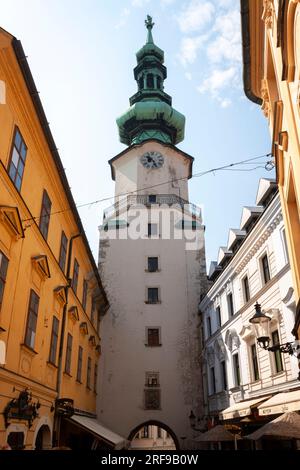 St La porta di Michael nella città vecchia di Bratislava, in Slovacchia, nell'Europa dell'Est Foto Stock