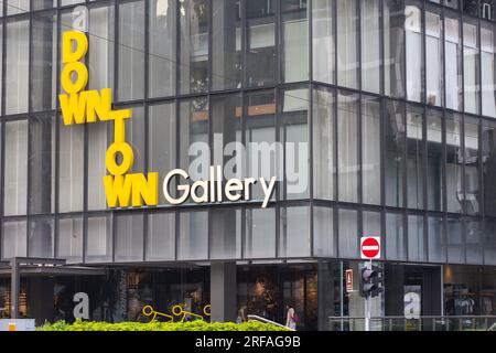 Segnaletica per Downtown Gallery di OUE business. Singapore. Foto Stock